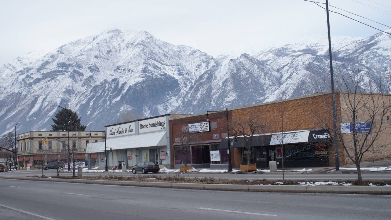 Springville_Utah_Main_Street_with_mountain_background_optimized